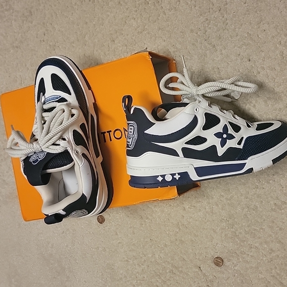 Used LV Sneaker - Picture 3 of 4